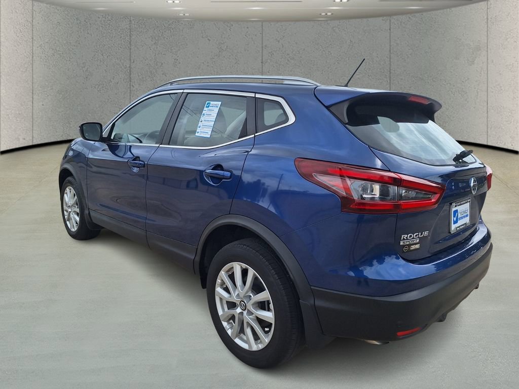Used 2021 Nissan Rogue Sport SV image 3