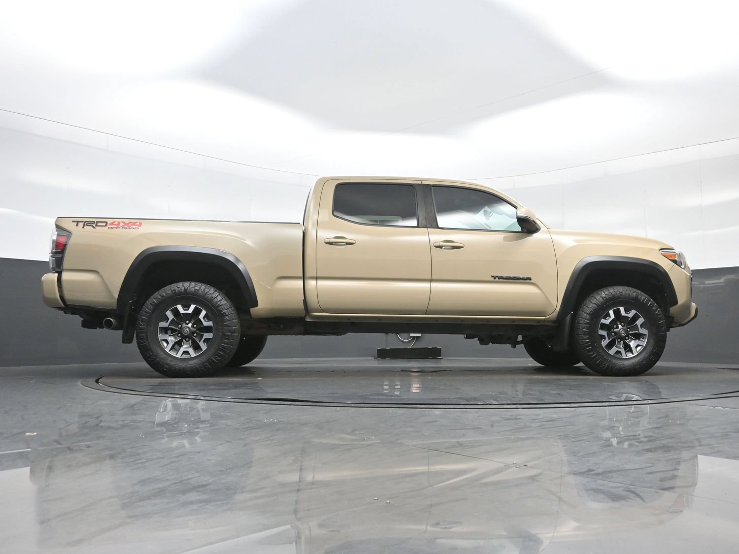 Used 2020 Toyota Tacoma TRD Off-Road w/ Technology Package AWD/4WD image 33