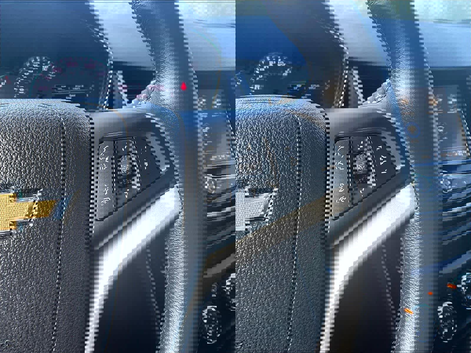 Used 2019 Chevrolet Trax LT w/ Sun & Sound Package image 23