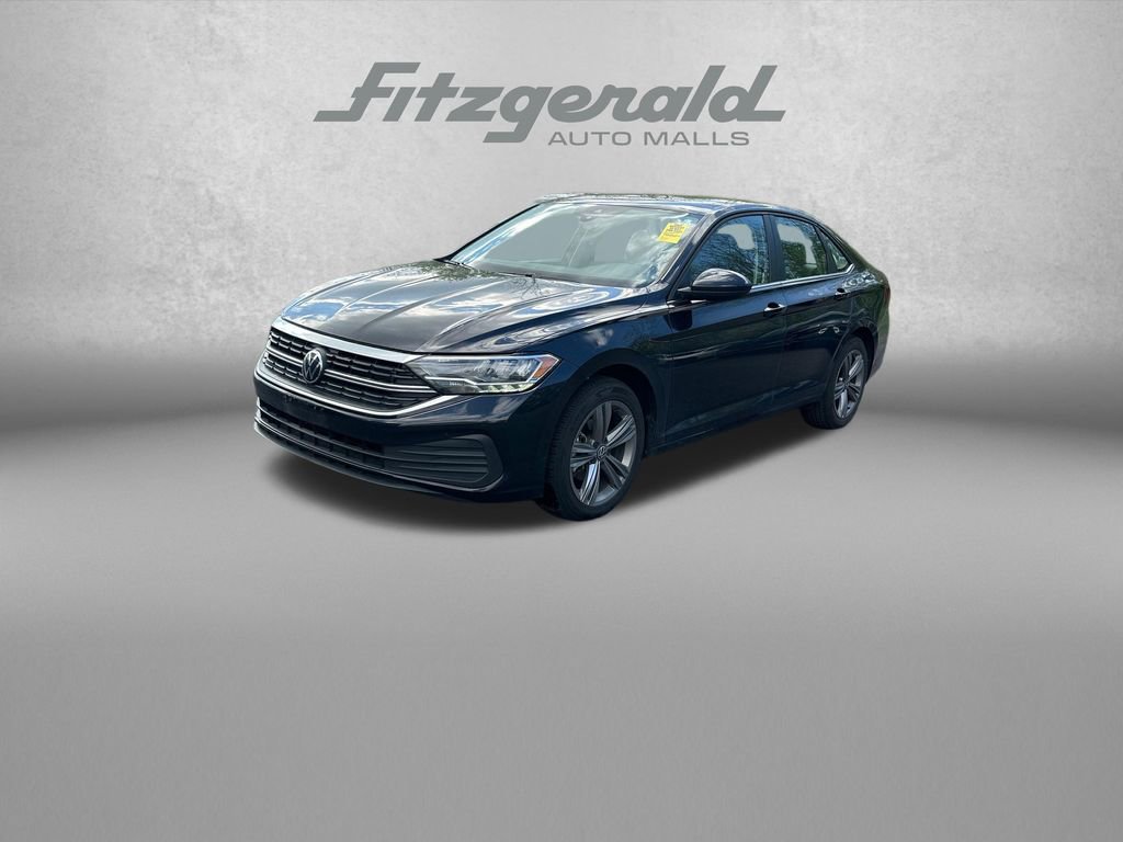 Used 2024 Volkswagen Jetta SE image 3