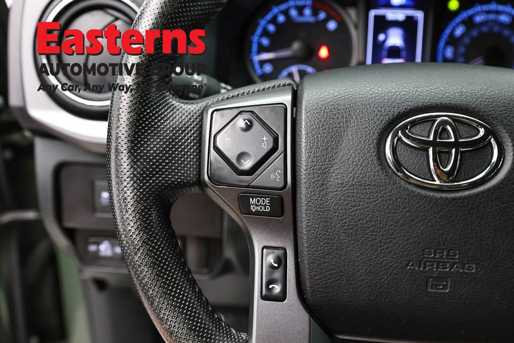 Used 2022 Toyota Tacoma TRD Sport AWD/4WD image 15