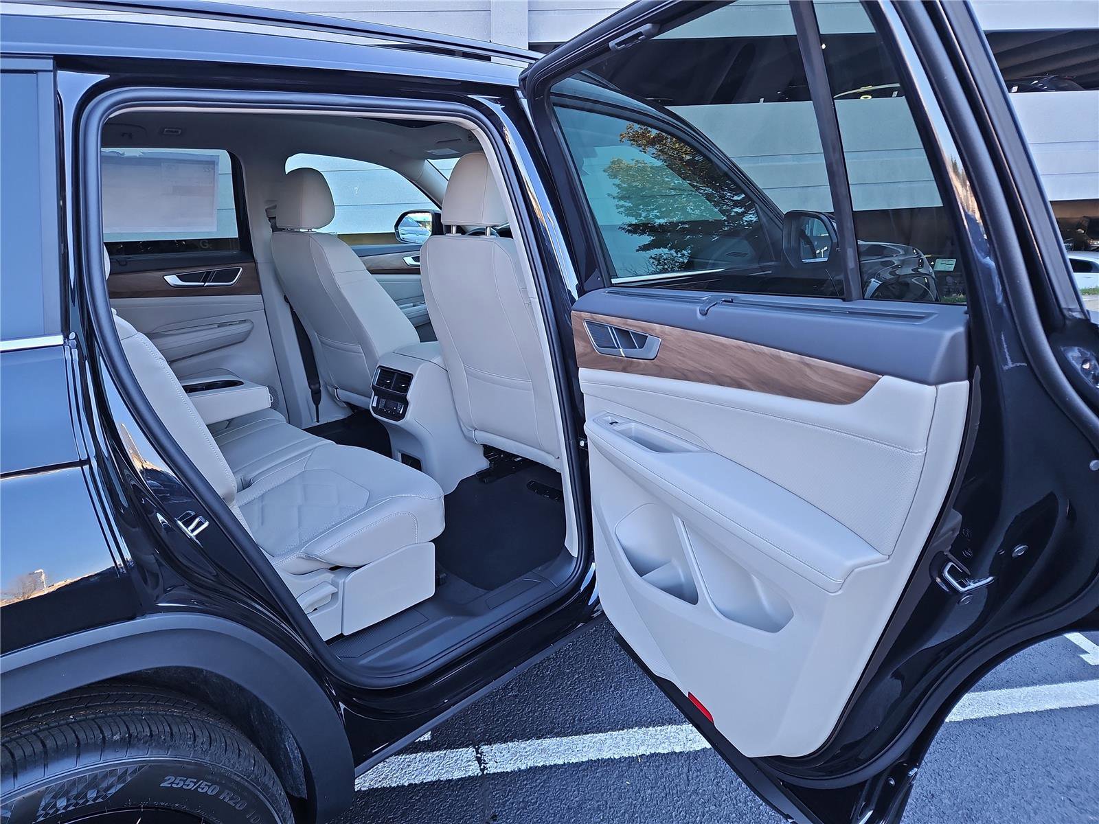 New 2026 Volkswagen Atlas SE image 31