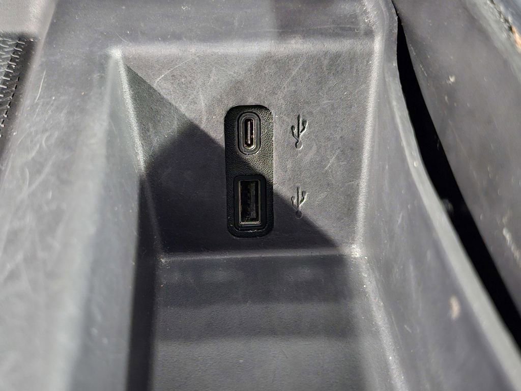 Used 2025 GMC Acadia Elevation image 20