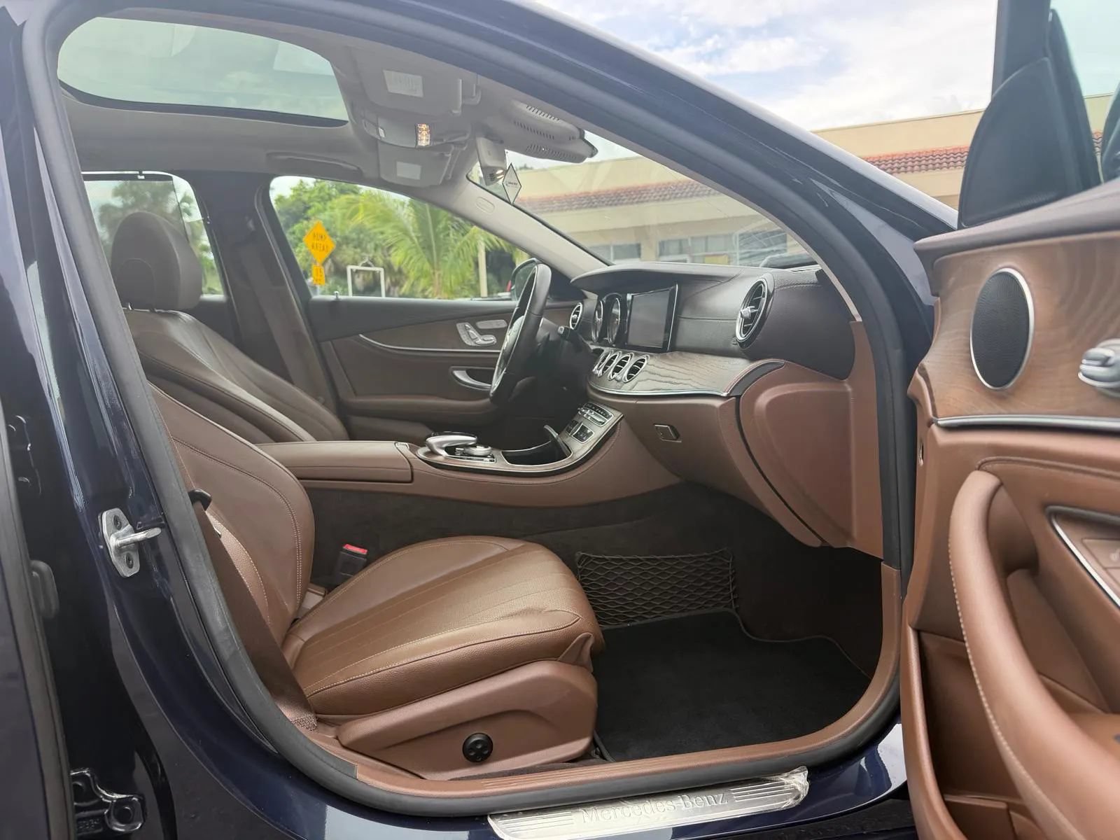 Used 2019 Mercedes-Benz E 450 4MATIC Wagon image 25