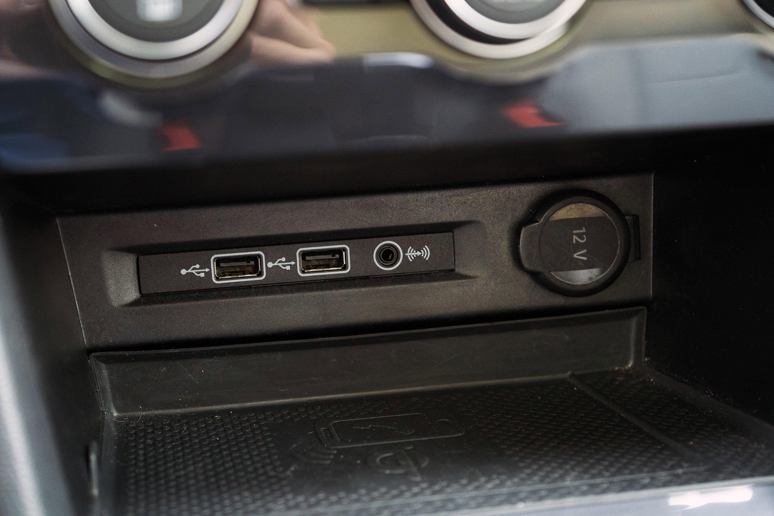 Used 2020 Volkswagen Tiguan SE w/ Panoramic Sunroof Package image 33