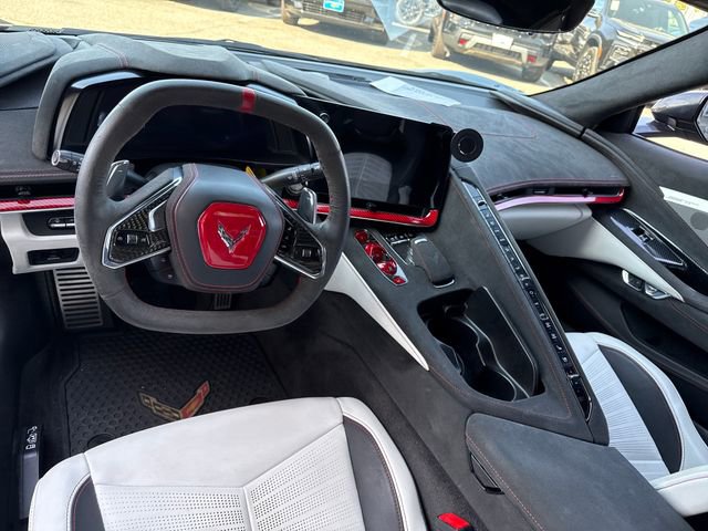 Used 2023 Chevrolet Corvette Stingray Premium Conv w/ Z51 Performance Package RWD image 12