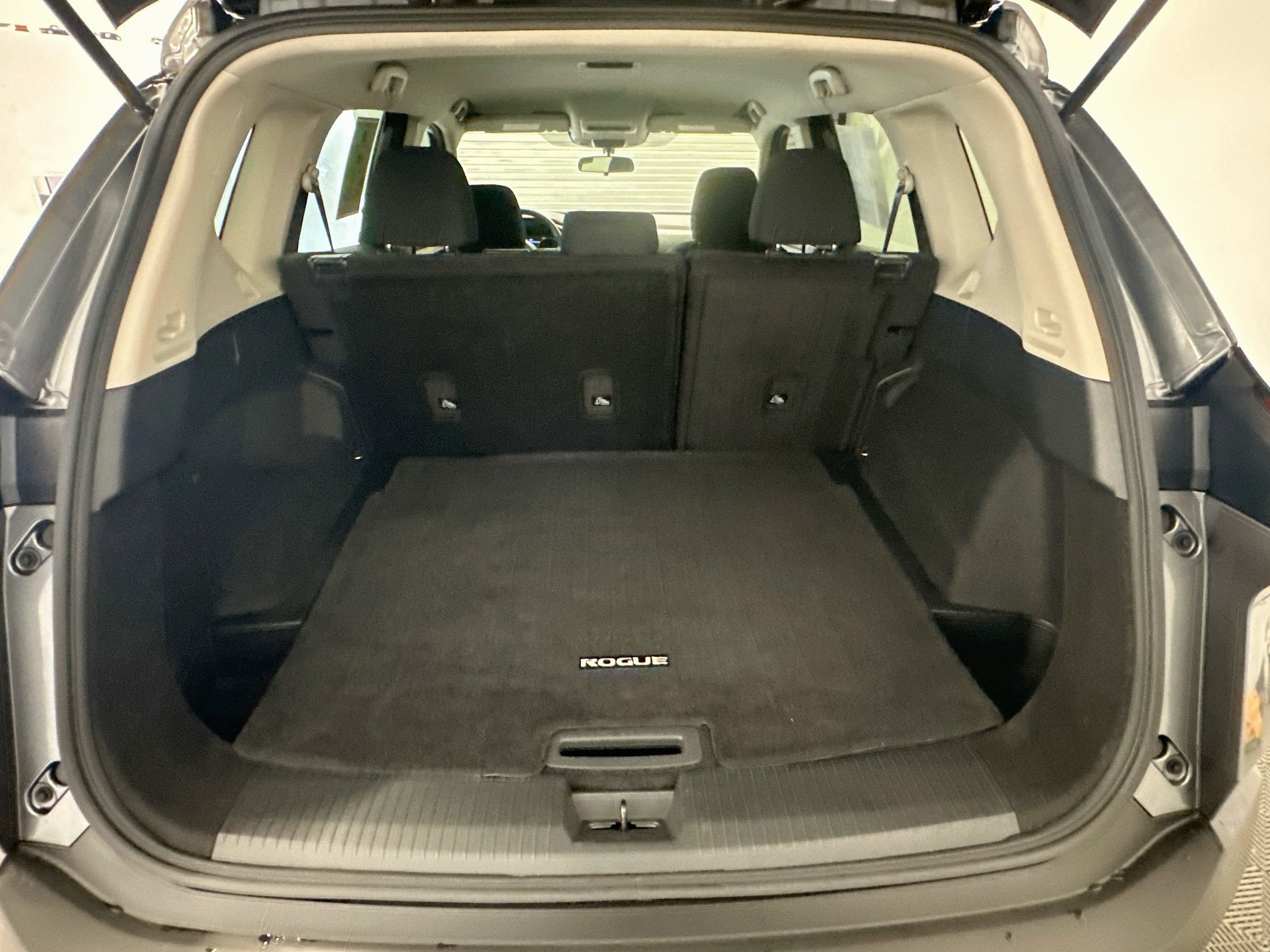 Used 2023 Nissan Rogue S AWD/4WD image 29