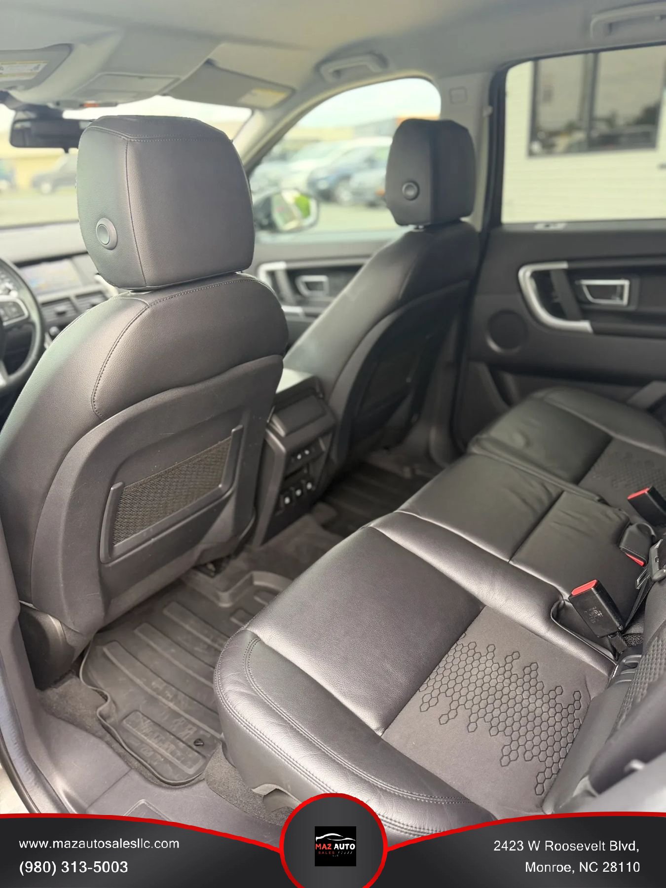 Used 2018 Land Rover Discovery Sport SE AWD/4WD image 14