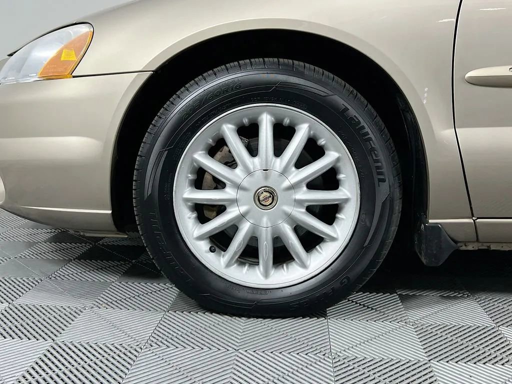 Used 2002 Chrysler Sebring LXi image 30