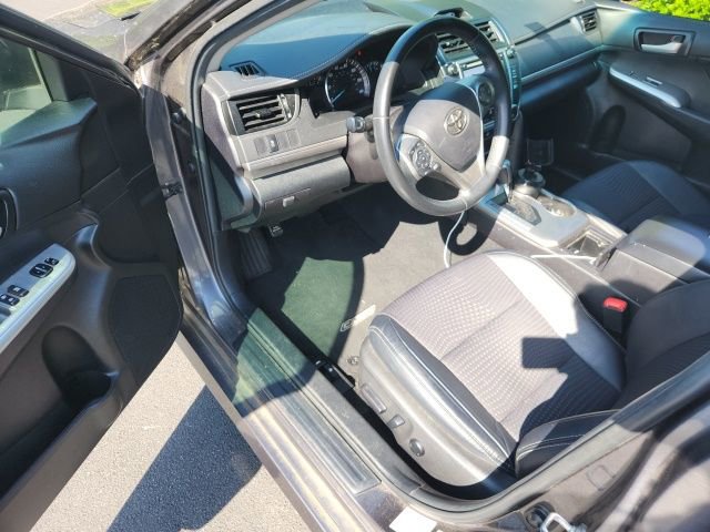 Used 2014 Toyota Camry SE FWD image 14
