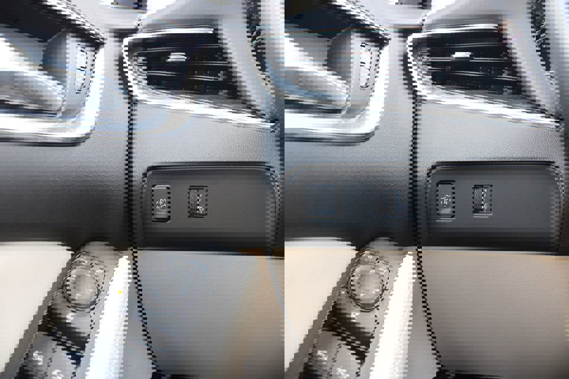 Used 2023 Buick Enclave Essence w/ Experience Buick Package FWD image 30