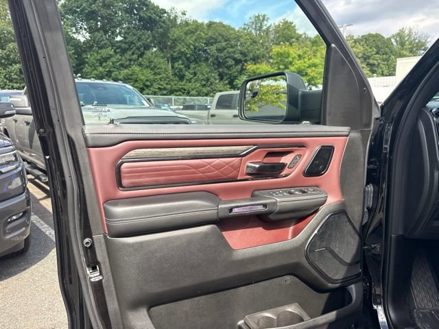 Used 2025 RAM 1500 Limited AWD/4WD image 32