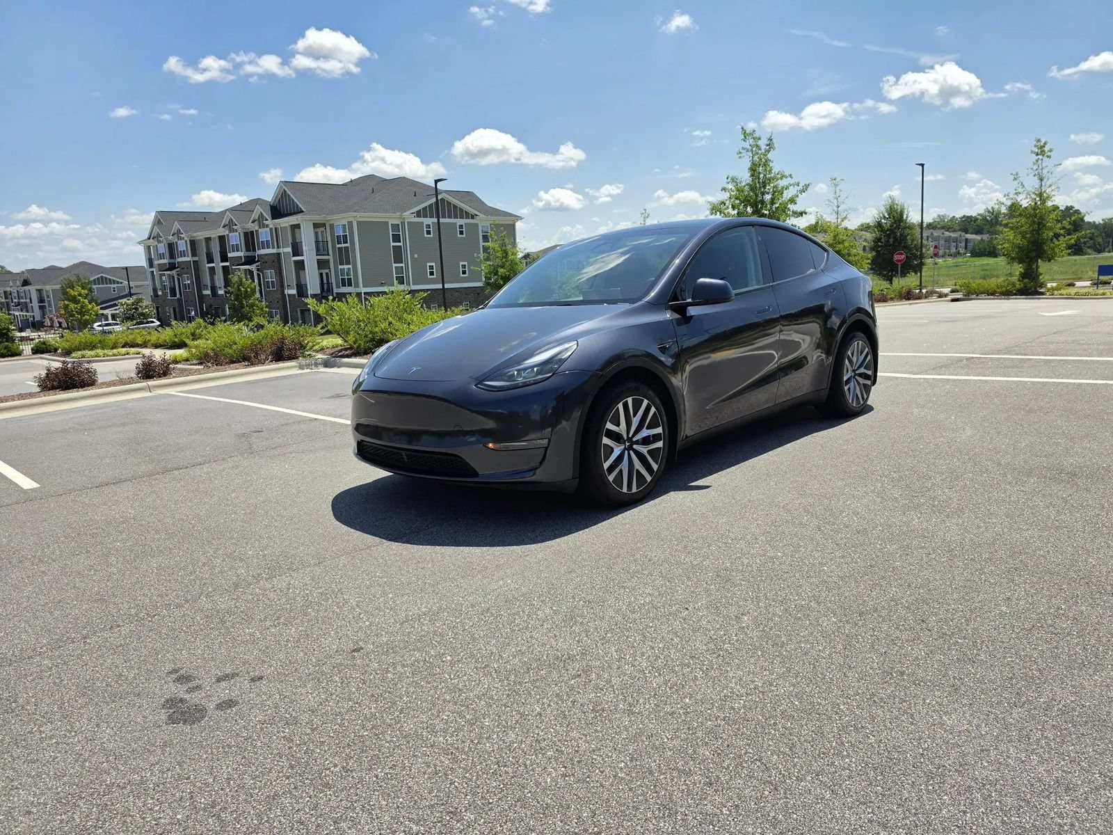 Used 2024 Tesla Model Y Long Range AWD/4WD image 7
