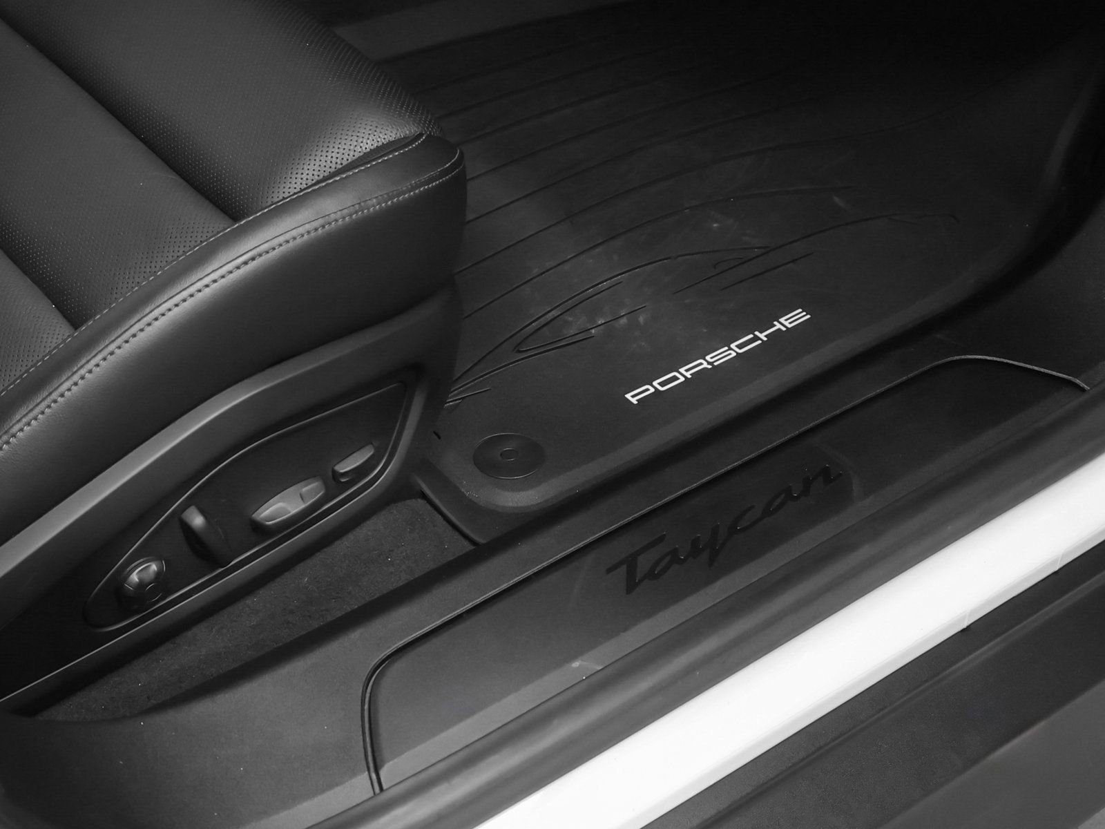 Certified 2022 Porsche Taycan image 20