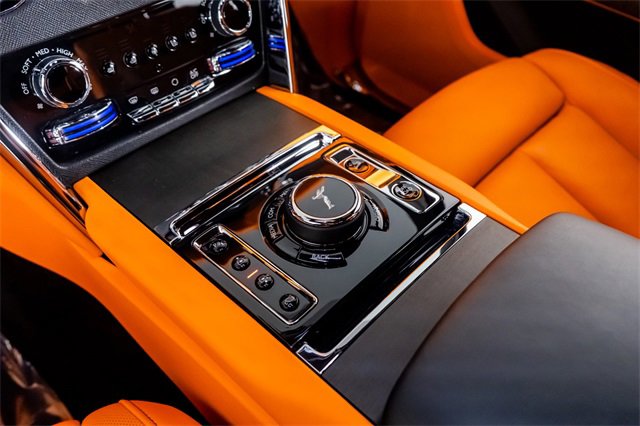 Used 2023 Rolls-Royce Cullinan image 46