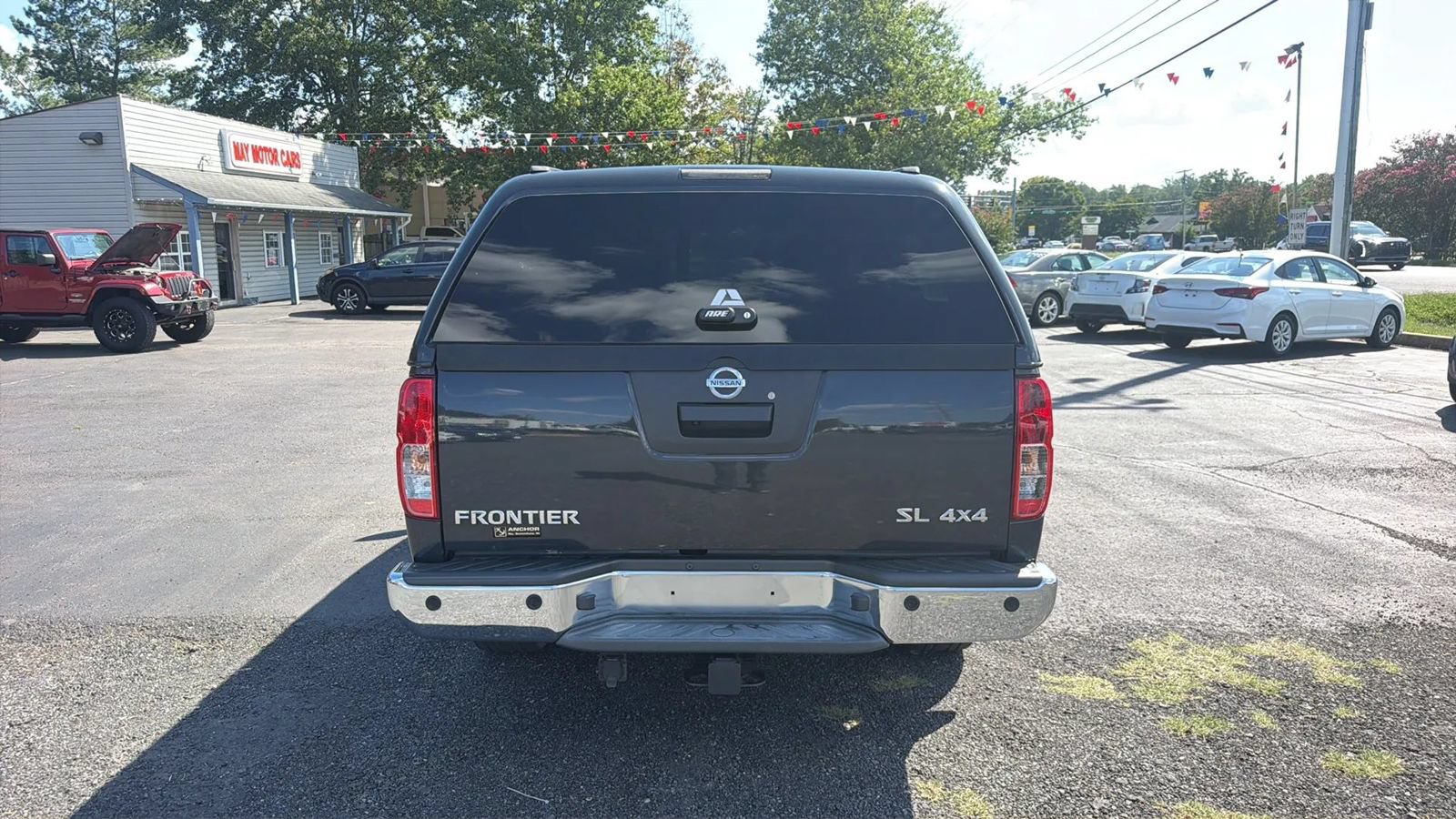 Used 2015 Nissan Frontier SL w/ Moonroof Package AWD/4WD image 5