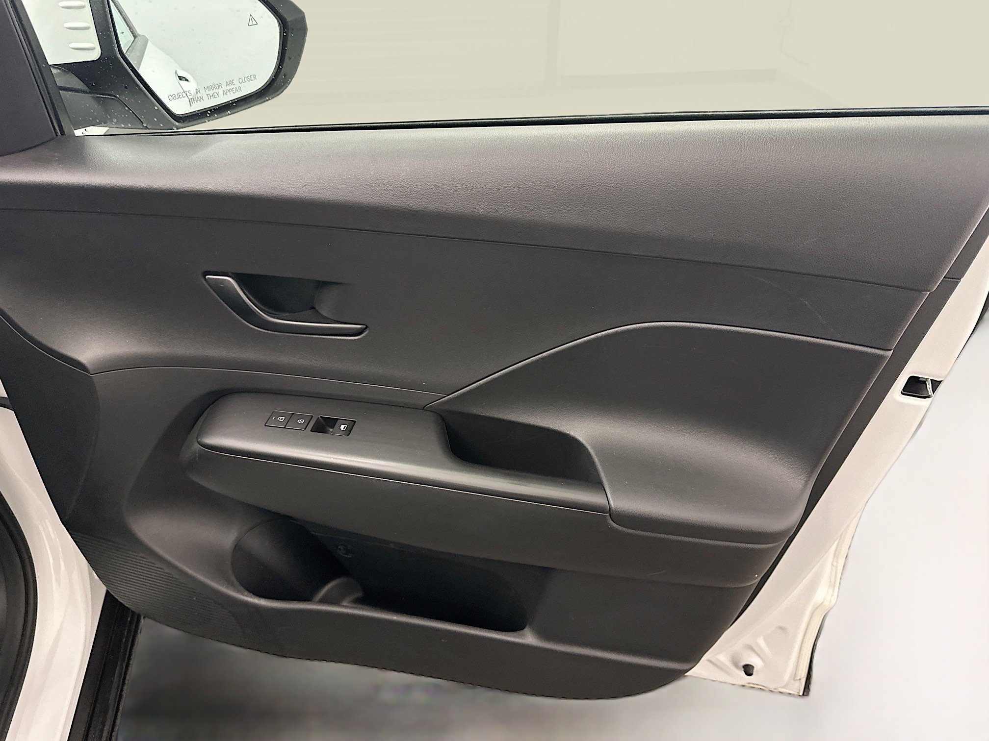 Used 2025 Hyundai Kona SEL image 32