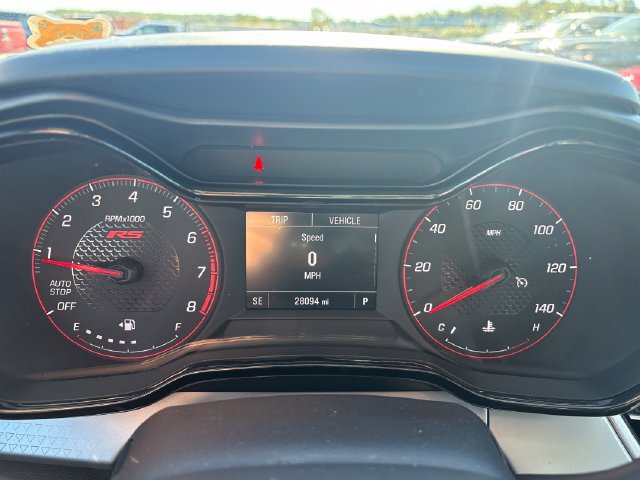 Used 2025 Chevrolet Trax RS w/ Sunroof Package FWD image 13