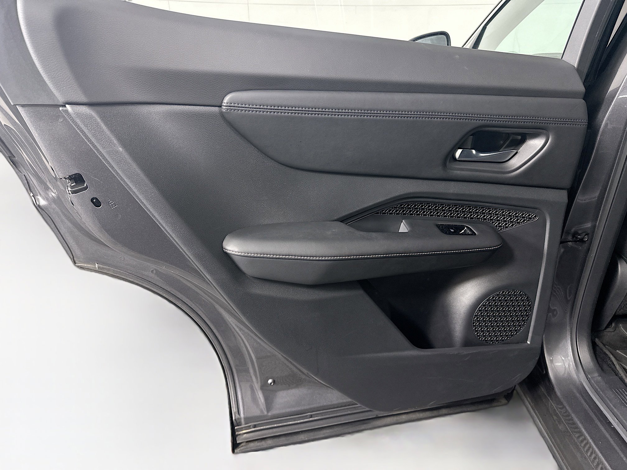 Used 2023 Nissan Ariya FWD image 27