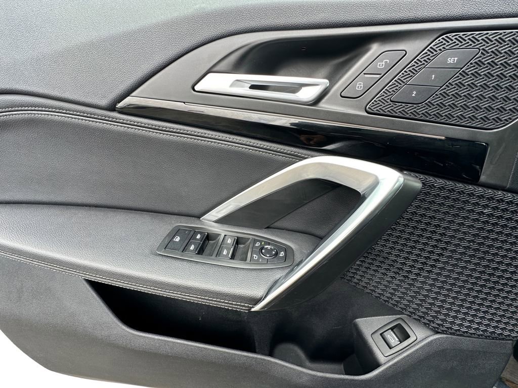 Used 2023 BMW X1 xDrive28i image 11