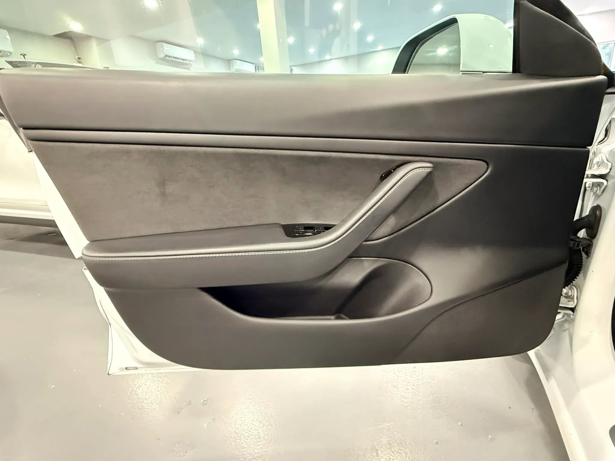 Used 2019 Tesla Model 3 Standard Range RWD image 24