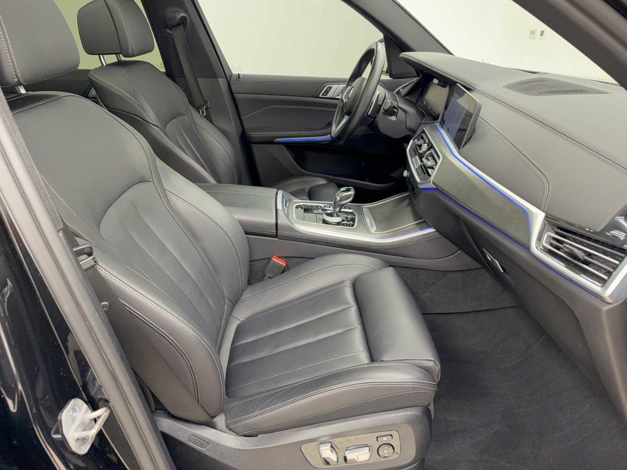 Used 2022 BMW X5 xDrive40i w/ M Sport Package AWD/4WD image 30