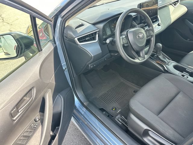 Used 2025 Toyota Corolla LE FWD image 11