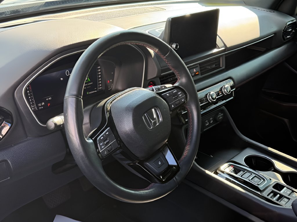 Used 2025 Honda Pilot Black Edition image 19