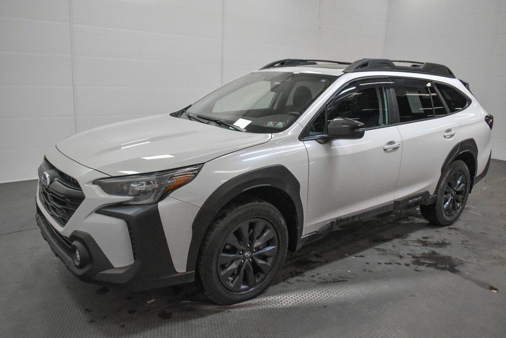 Used 2023 Subaru Outback Onyx Edition image 3