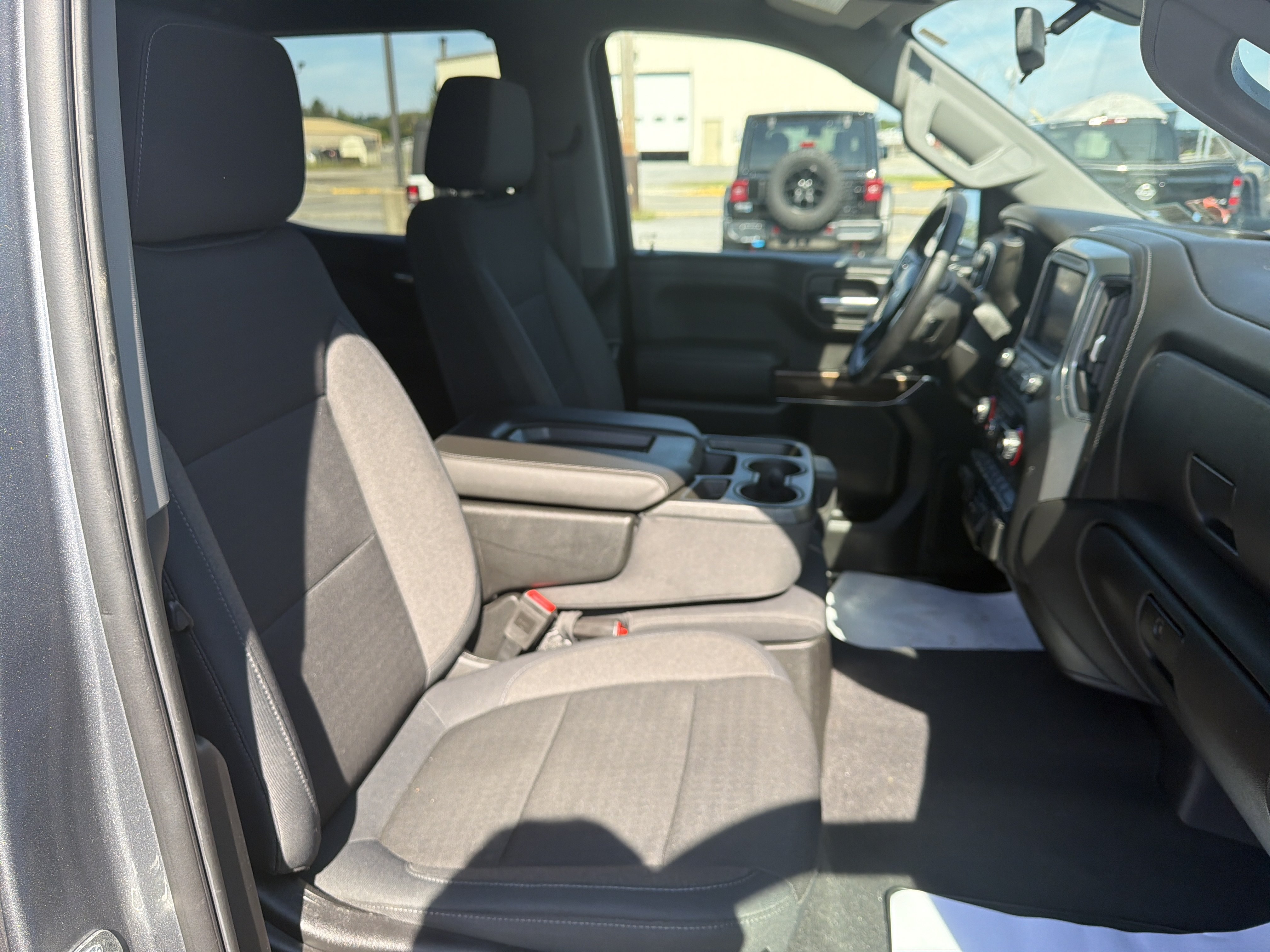Used 2019 Chevrolet Silverado 1500 LT w/ All-Star Edition AWD/4WD image 8