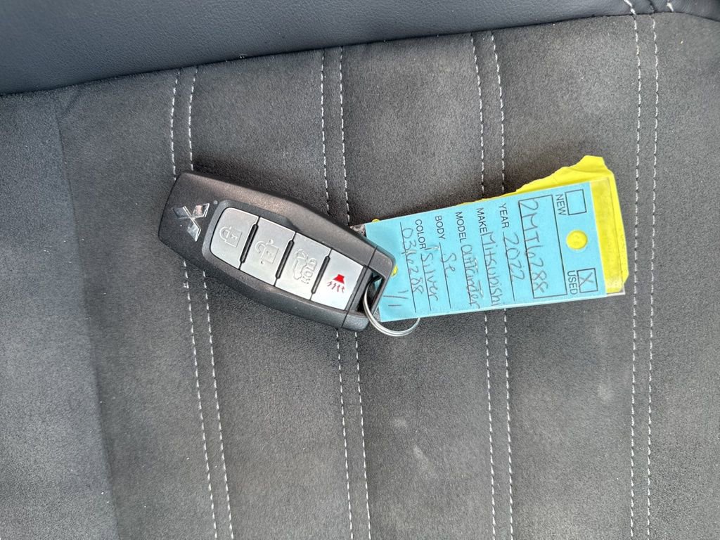 Used 2022 Mitsubishi Outlander SE image 39