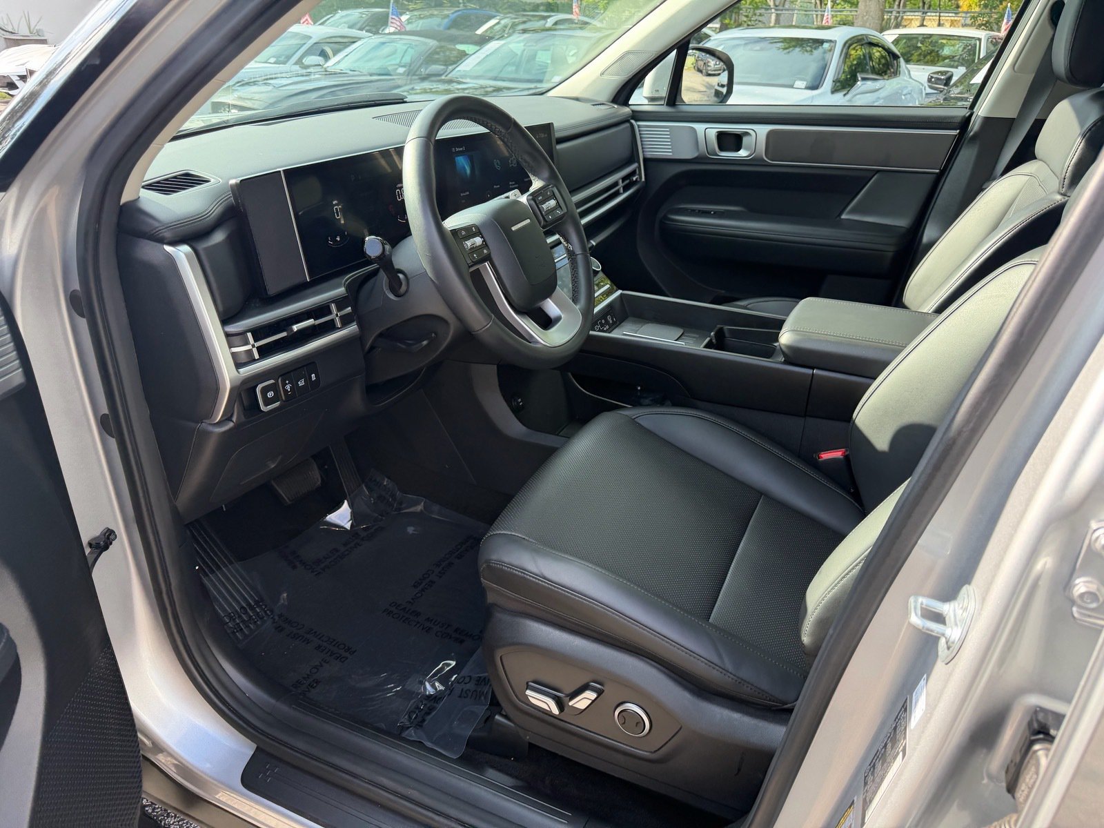 Used 2025 Hyundai Santa Fe SEL AWD/4WD image 11