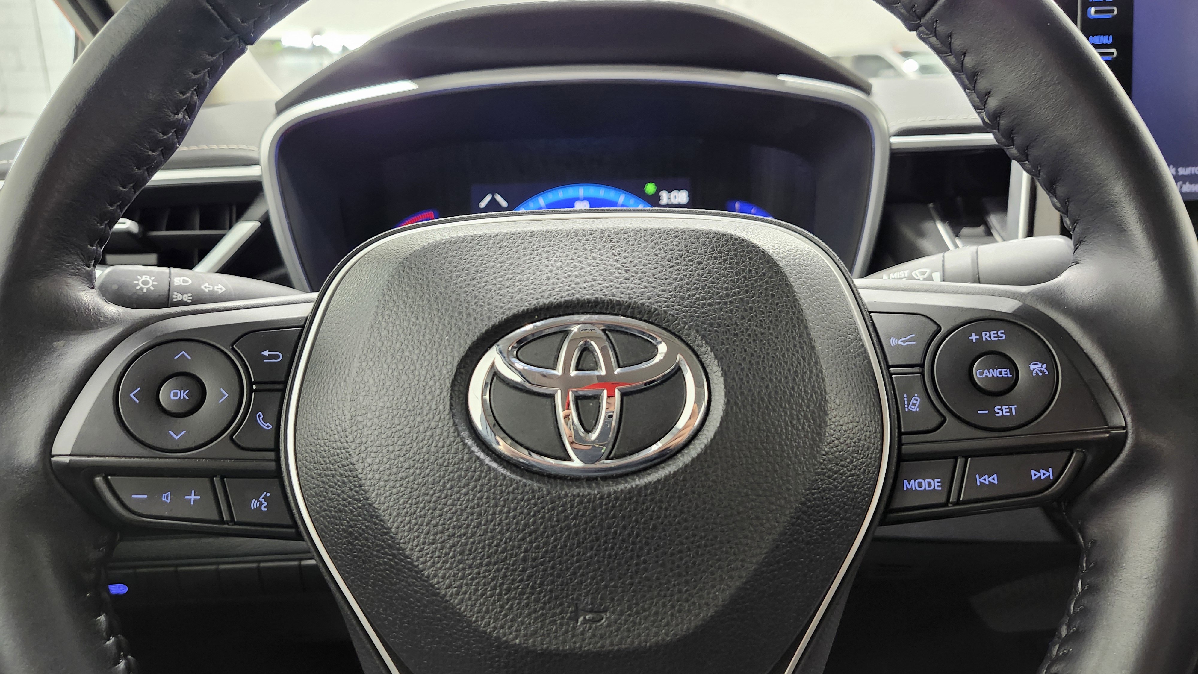 Used 2020 Toyota Corolla XLE image 27