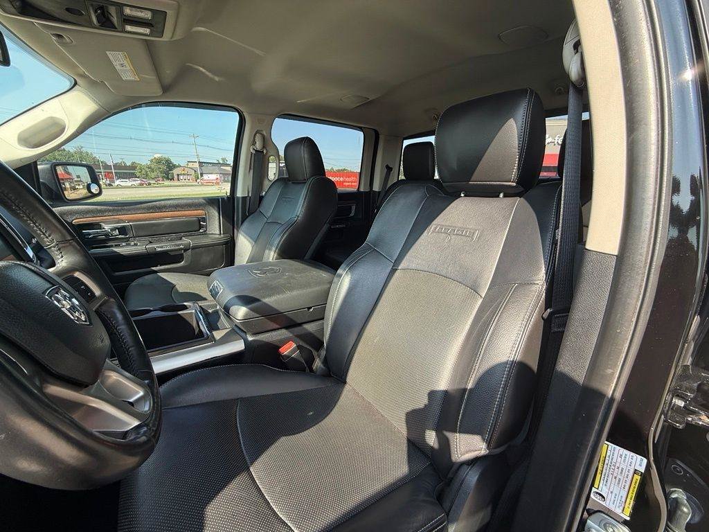 Used 2014 RAM 2500 Laramie w/ Black Appearance Group AWD/4WD image 7