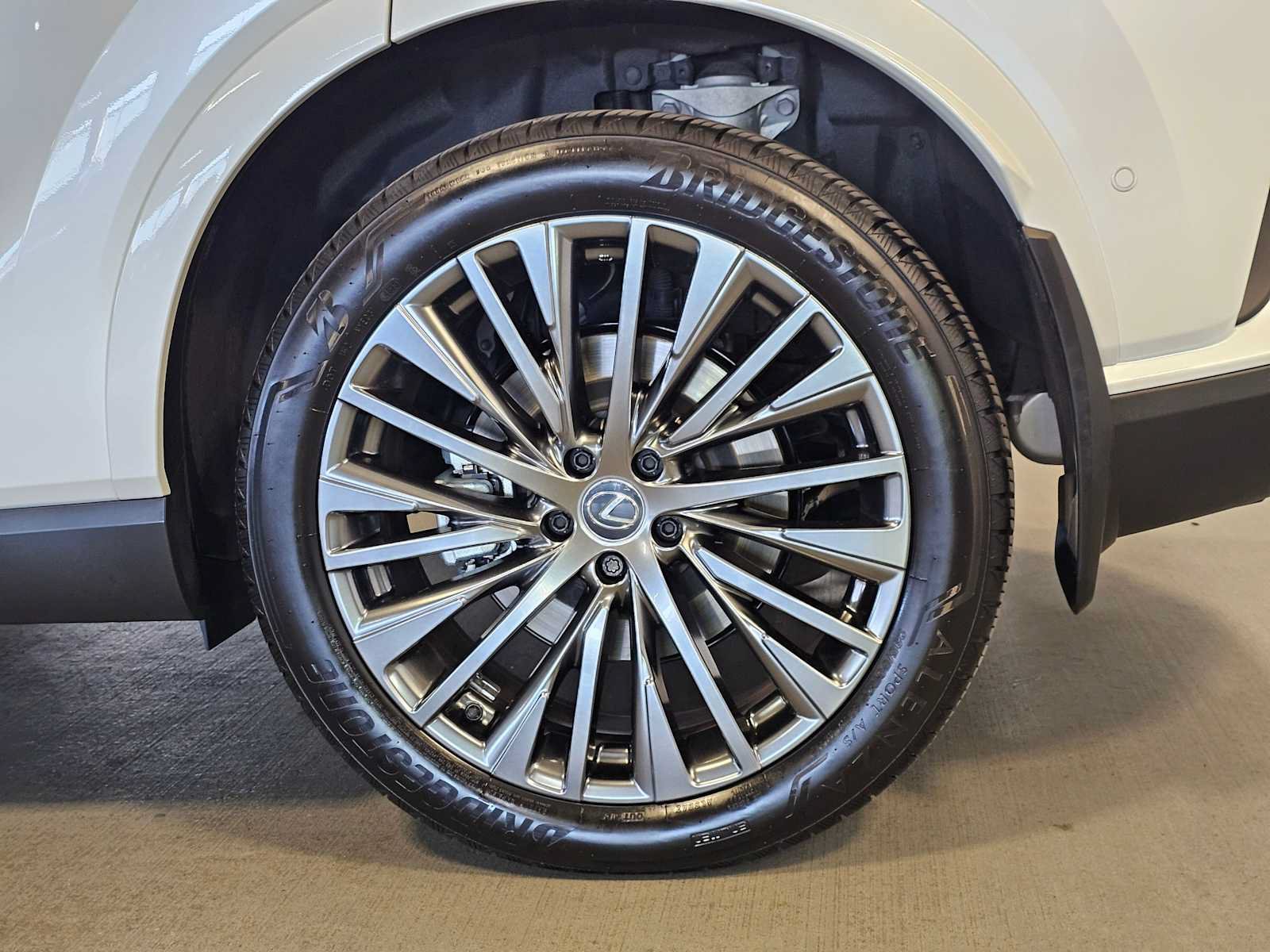 Used 2025 Lexus RX 450h AWD w/ Convenience Package image 8
