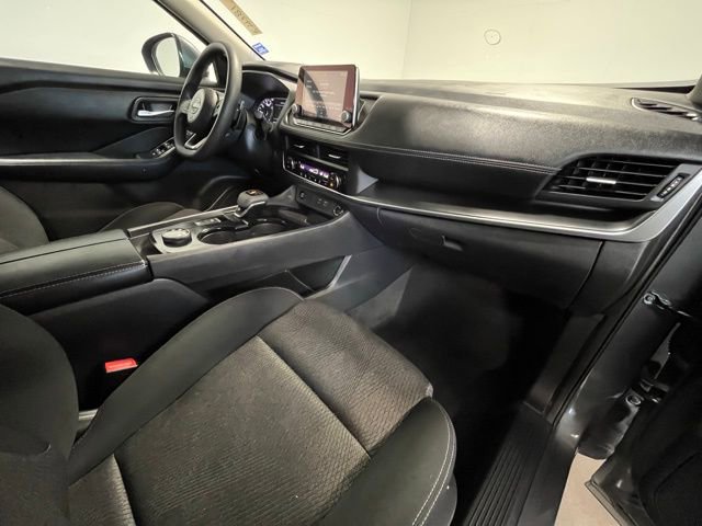 Used 2024 Nissan Rogue SV image 10