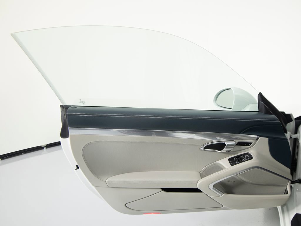 Certified 2017 Porsche 911 Carrera 4S image 18