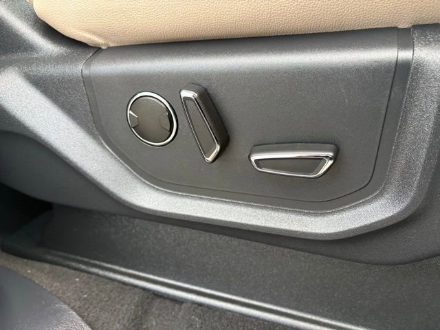 Used 2024 Ford Expedition Limited image 32