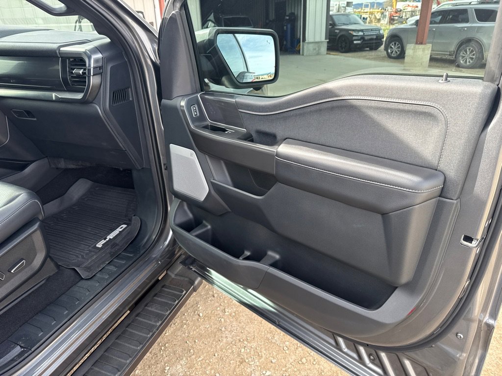 Used 2025 Ford F150 Lariat w/ Equipment Group 502A High image 12