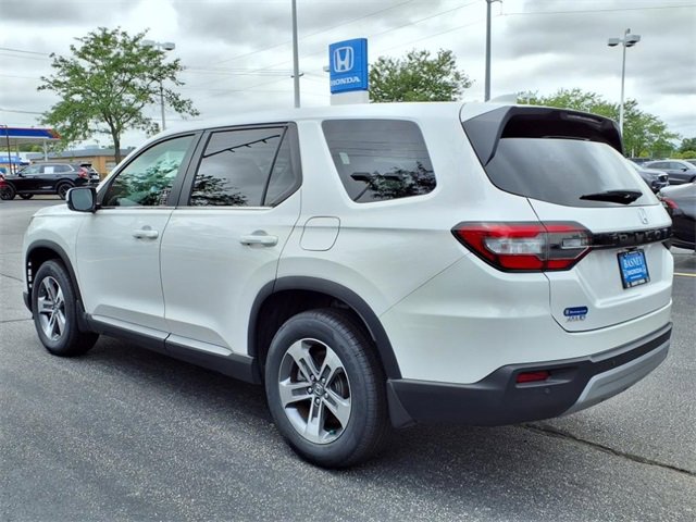 Certified 2025 Honda Pilot EX-L image 9