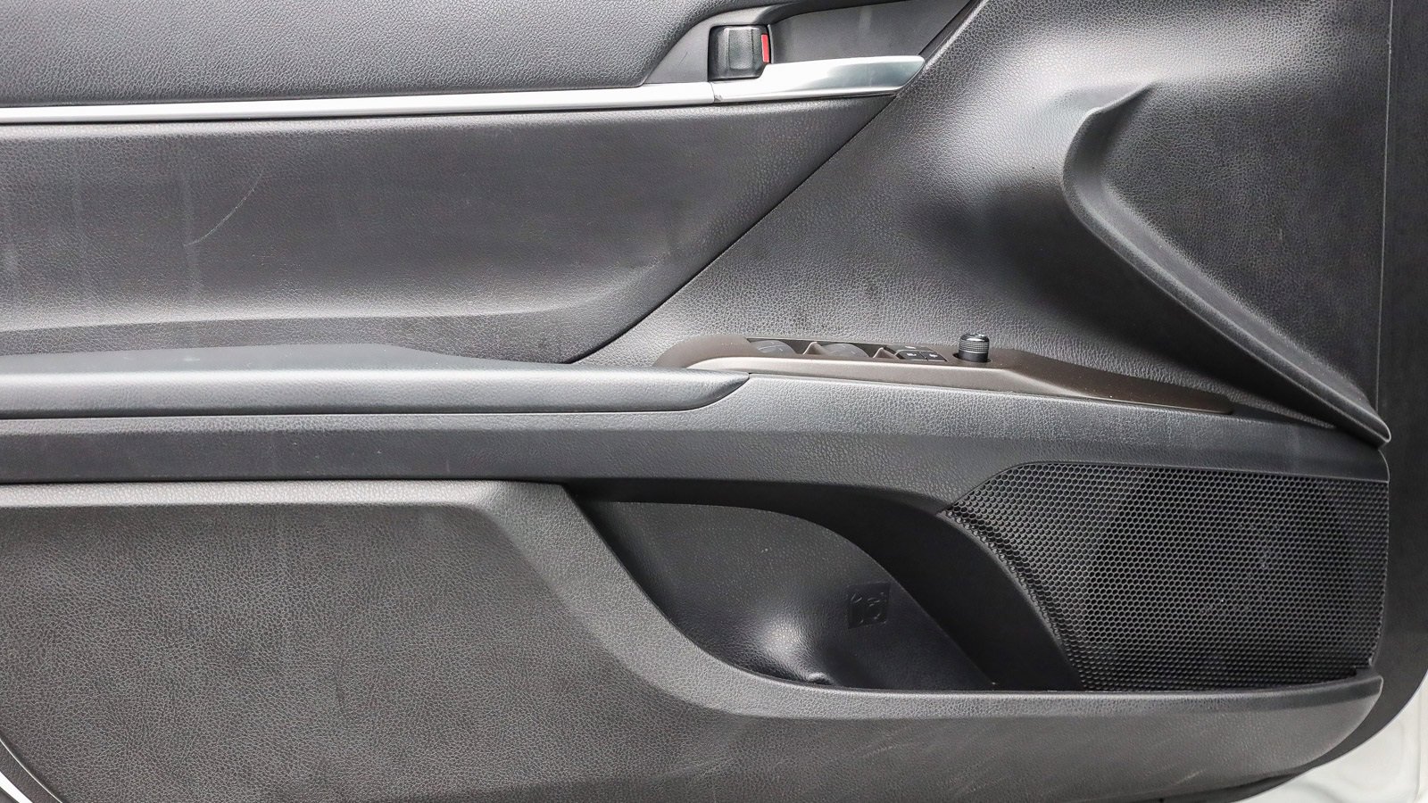 Used 2023 Toyota Camry SE image 19