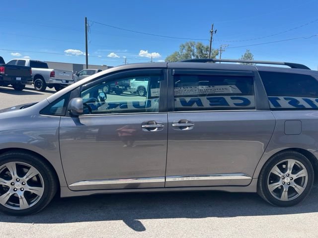 Used 2017 Toyota Sienna SE Premium FWD image 6