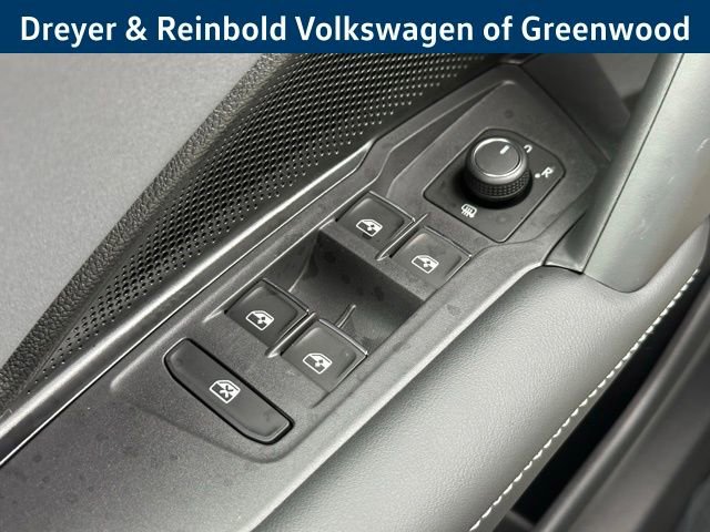 New 2026 Volkswagen Tiguan SE image 17