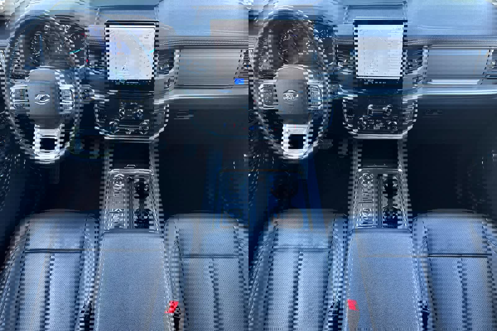 Certified 2024 Ford Expedition Max XLT image 3