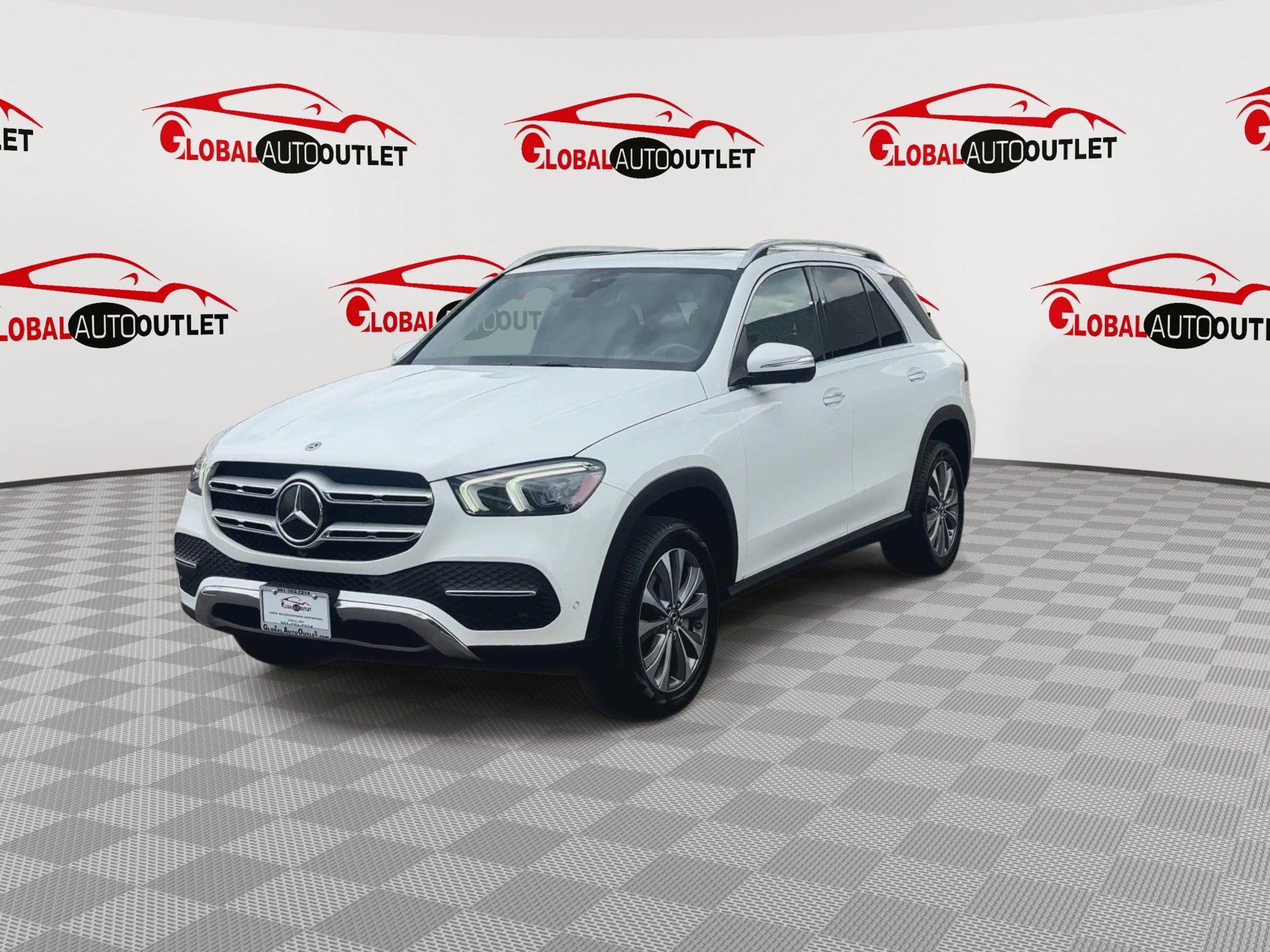 Used 2020 Mercedes-Benz GLE 350 4MATIC w/ Premium Package image 4