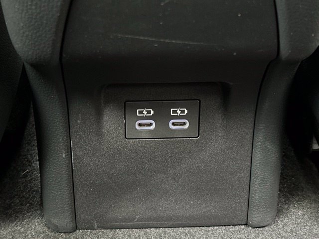 Used 2024 Toyota Prius LE AWD/4WD image 39