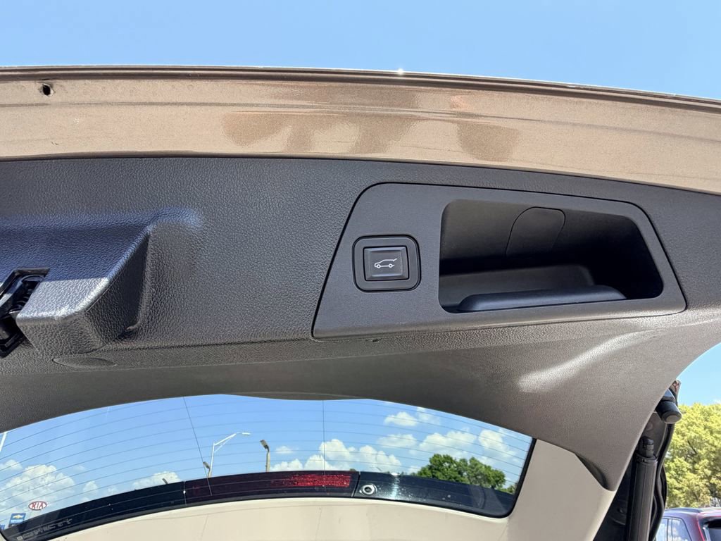 Used 2019 Buick Envision Essence image 13