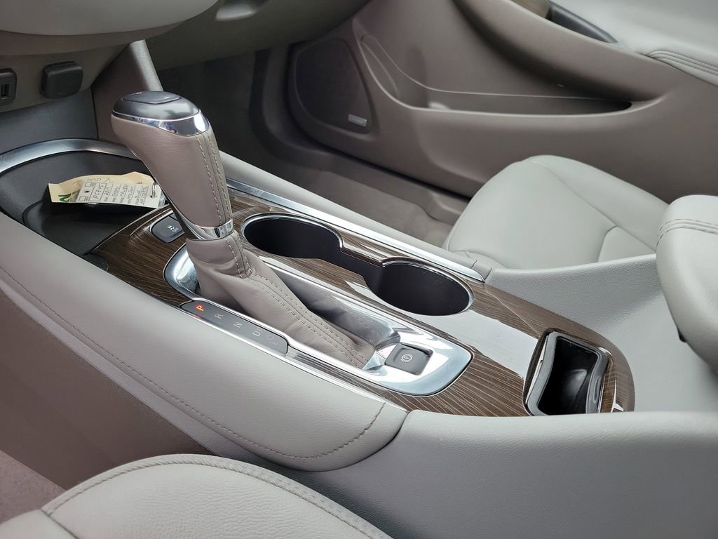 Used 2017 Chevrolet Malibu Premier w/ Driver Confidence Package image 29