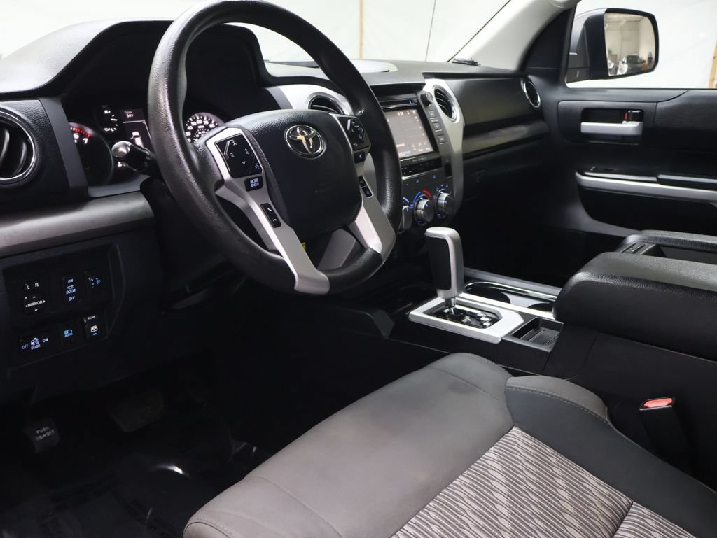 Used 2018 Toyota Tundra SR5 w/ SR5 Upgrade Package AWD/4WD image 18