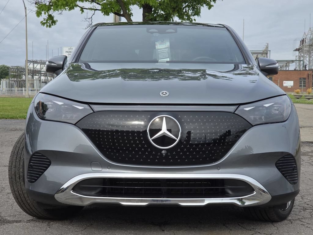 Used 2023 Mercedes-Benz EQE 350+ 4MATIC SUV w/ Exclusive Trim Package image 13